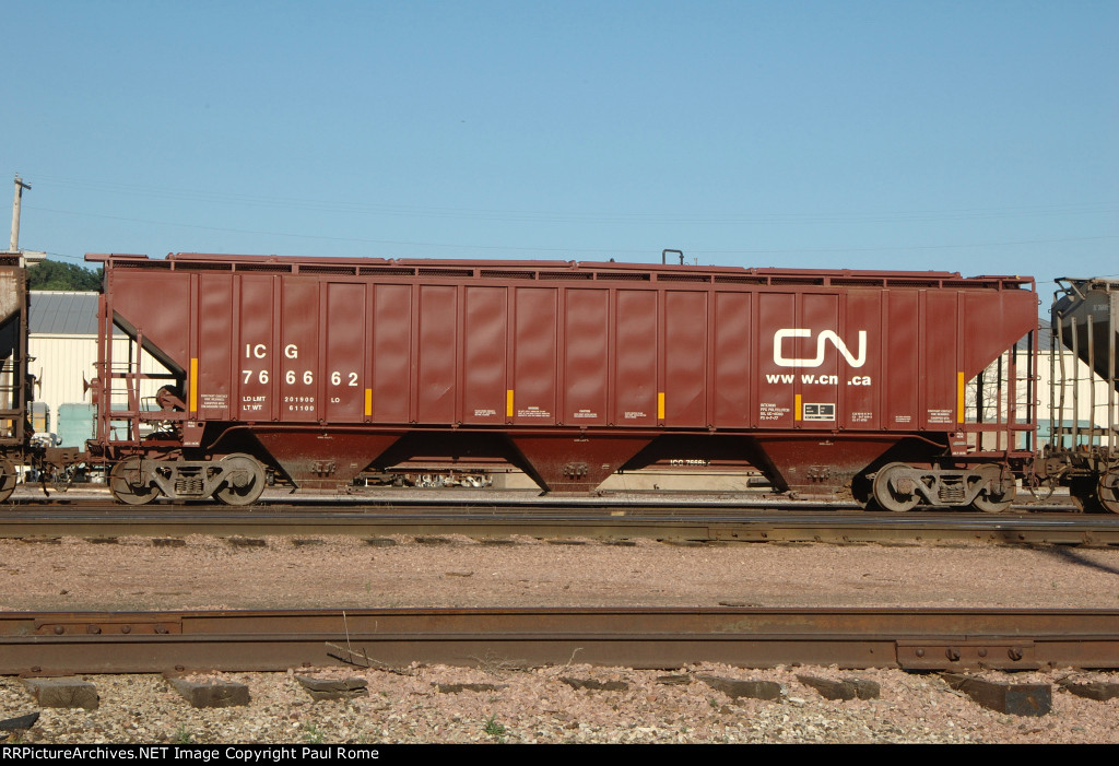 ICG 766662, PS 3-bay covered hopper car at the CN-IC Yard 